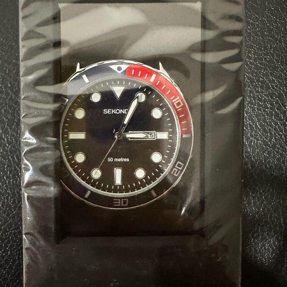 Sekonda Black and Red Watch